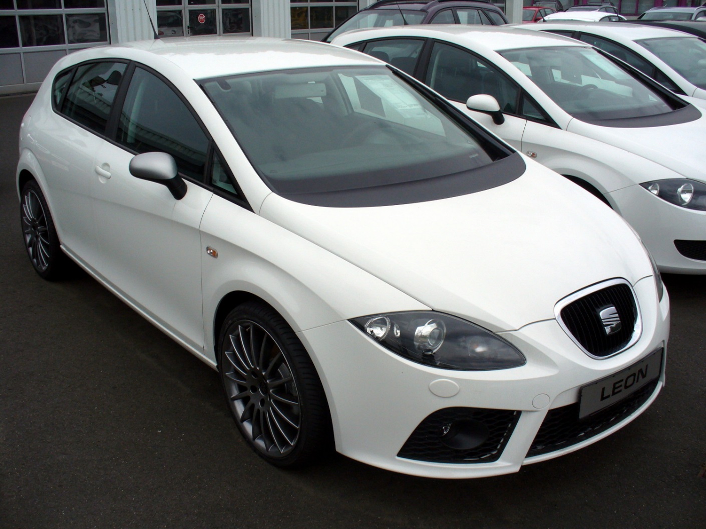SEAT_Leon_1.2_TSI_SE.jpg